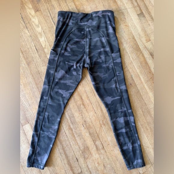 Athleta Ultimate Stash Pocket Camo Leggings - Picture 4 of 4